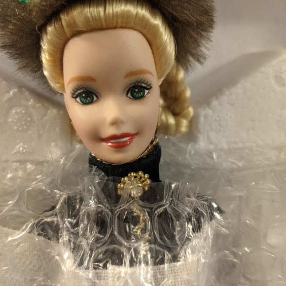 Holiday Caroler Barbie Porcelain Doll - Picture 6 of 9